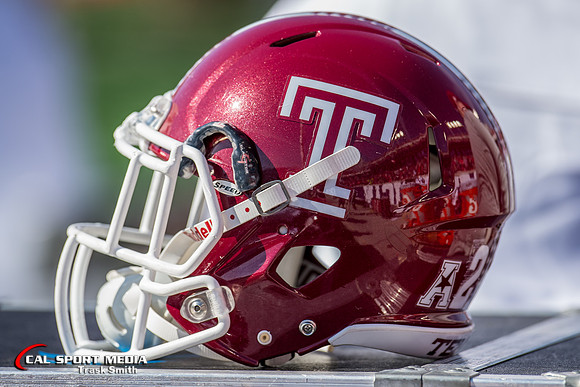 NCAA Football 2015: Temple Owls vs Houston Cougars DEC 05