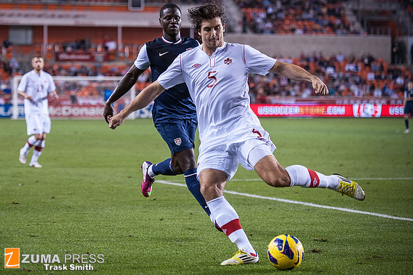 Soccer 2012 - USA and Canada tie 0-0