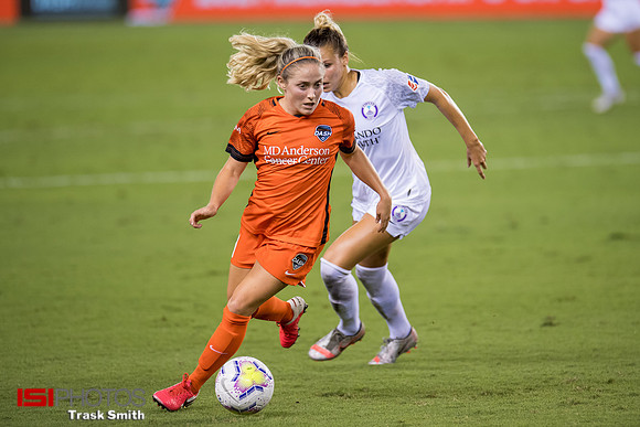 Bri Visalli, Carrie Lawrence