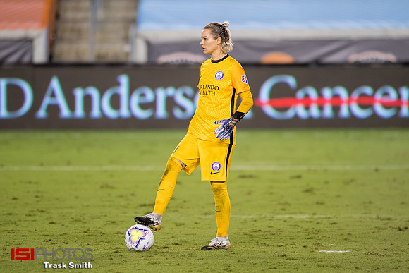 Ashlyn Harris