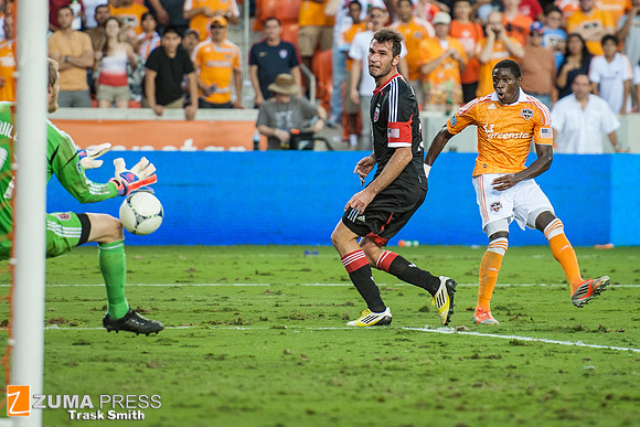 MLS 2012 – Houston Dynamo Defeat DC United 3-1