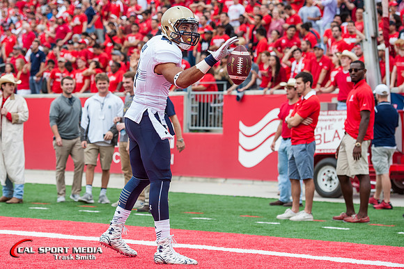 NCAA Football 2015: Navy Midshipmen vs Houston Cougars NOV 27