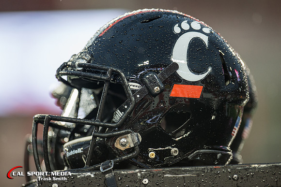 NCAA Football 2015: Cincinnati Bearcats vs Houston Cougars NOV 07