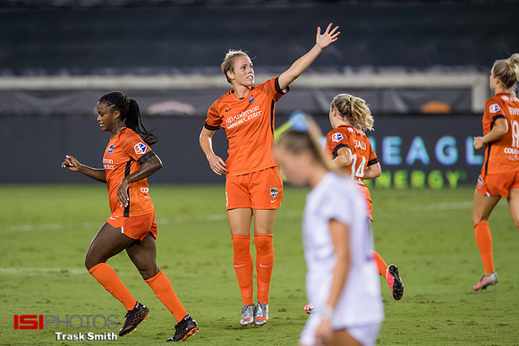 Sophie Schmidt, Nichelle Prince