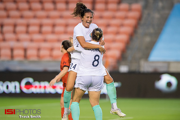 Taylor Leach, Amy Rodriguez