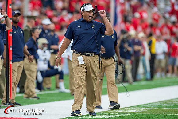 NCAA Football 2015: Navy Midshipmen vs Houston Cougars NOV 27