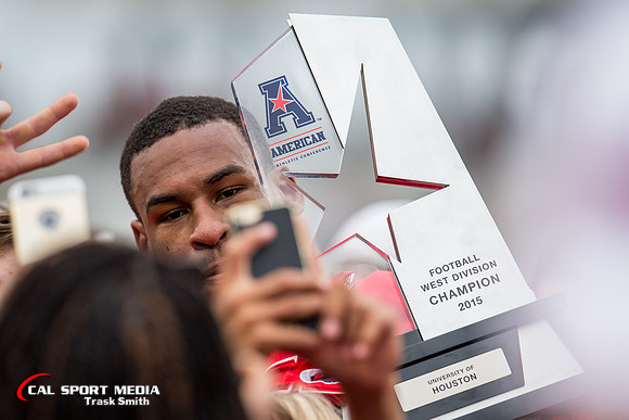 NCAA Football 2015: Navy Midshipmen vs Houston Cougars NOV 27