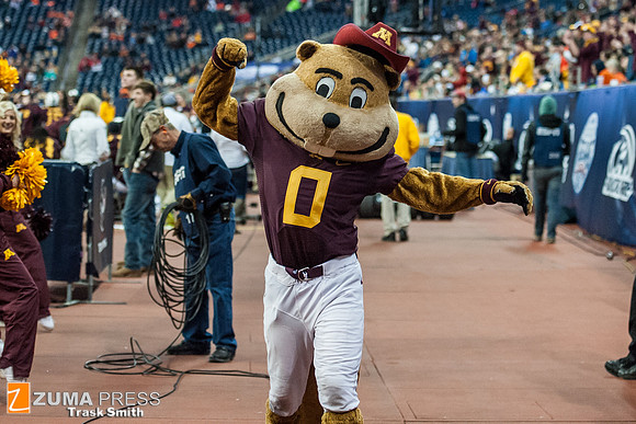 NCAA football 2013 - Texas Bowl: Minnesota vs Syracuse