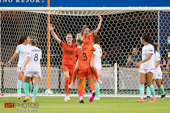 Shea Groom, Sophie Schmidt, Rachel Daly