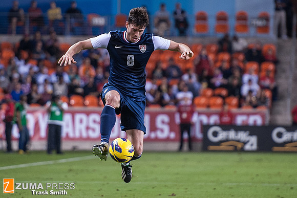 Soccer 2012 - USA and Canada tie 0-0