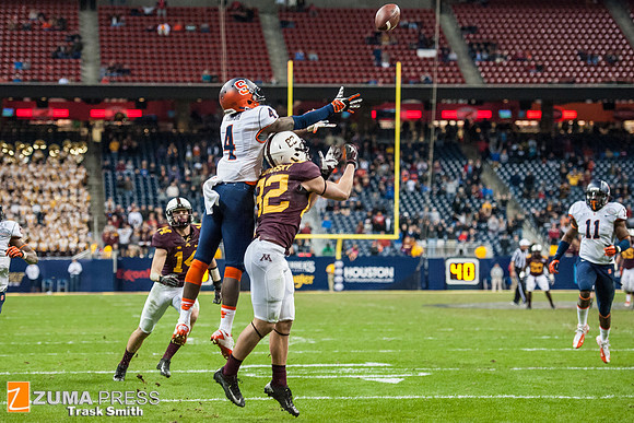 NCAA football 2013 - Texas Bowl: Minnesota vs Syracuse