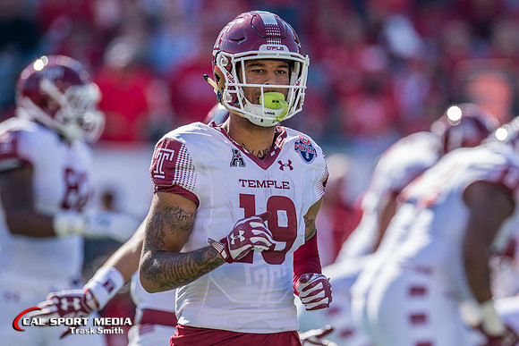 NCAA Football 2015: Temple Owls vs Houston Cougars DEC 05
